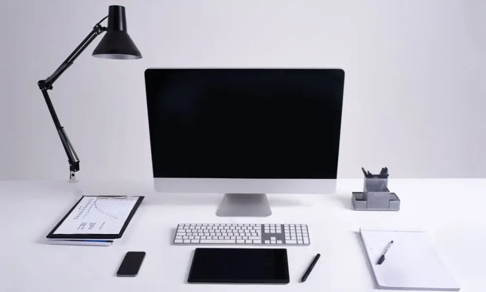 Tips for clearing and organising your computer screen to improve productivity and reduce digital clutter